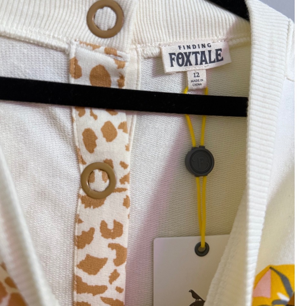 Finding Foxtale Tiger Animal Print Sweatshirt Crewneck Cream Size 12 - Picture 4 of 5